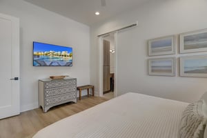 1st Floor, King Bedroom