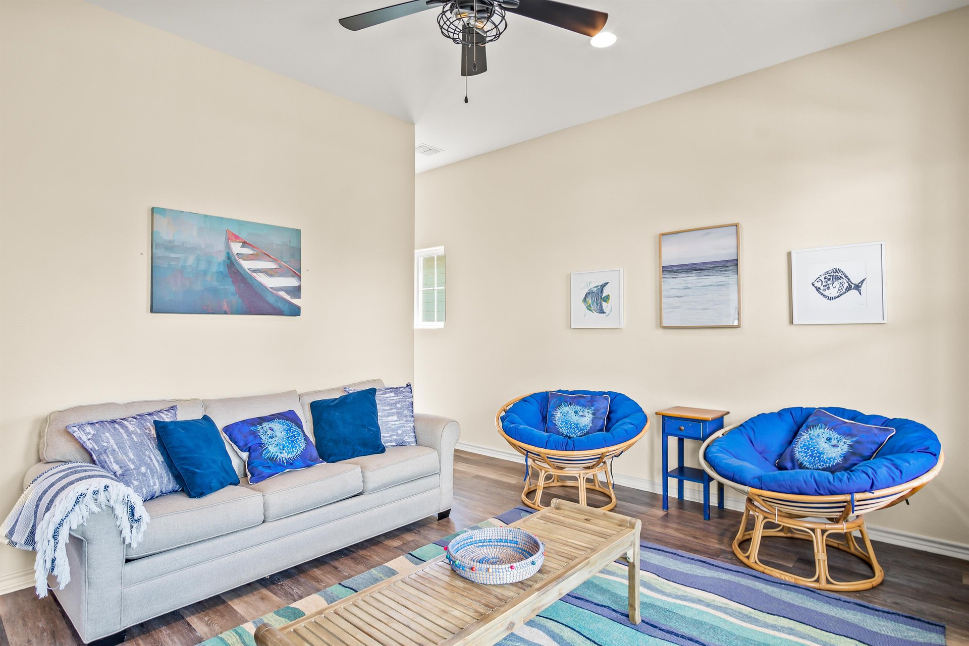 2nd floor living room lounge