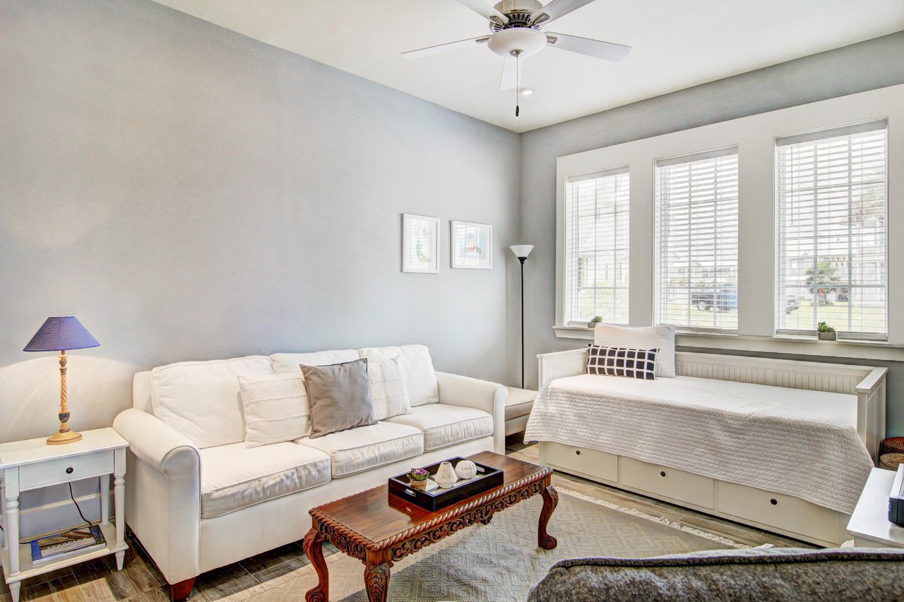 Living Area With Twin Daybed