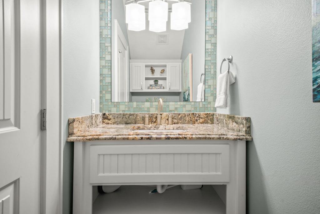 Powder Room, 1st Floor