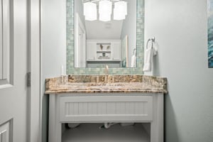 Powder Room, 1st Floor