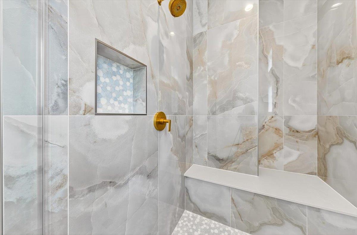 2nd Floor, Primary King Bathroom