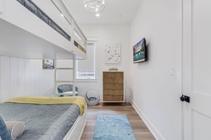 Bunk Room with Shared Bathroom, 1st Floor