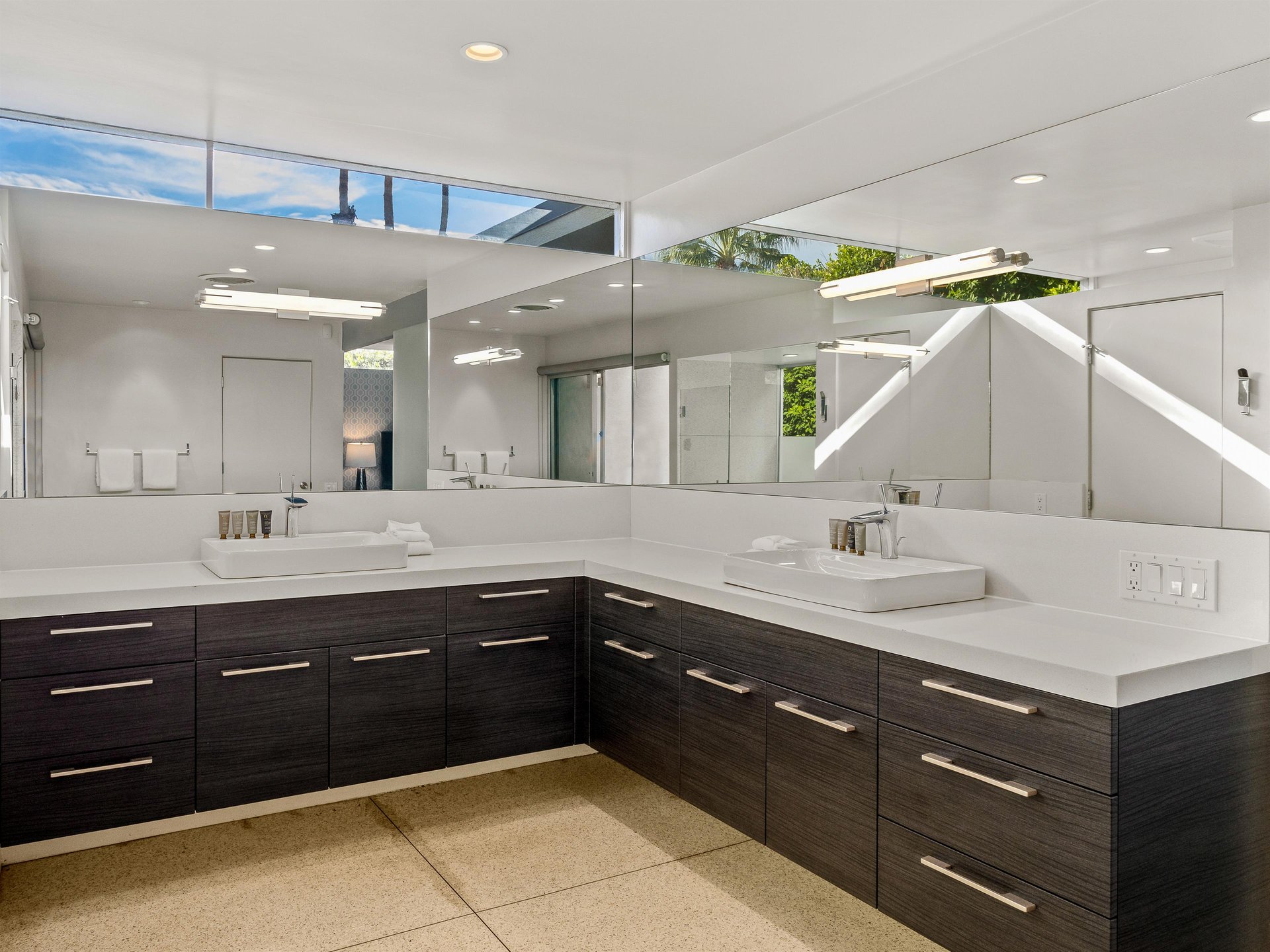 Pamper yourself in the luxurious bathroom