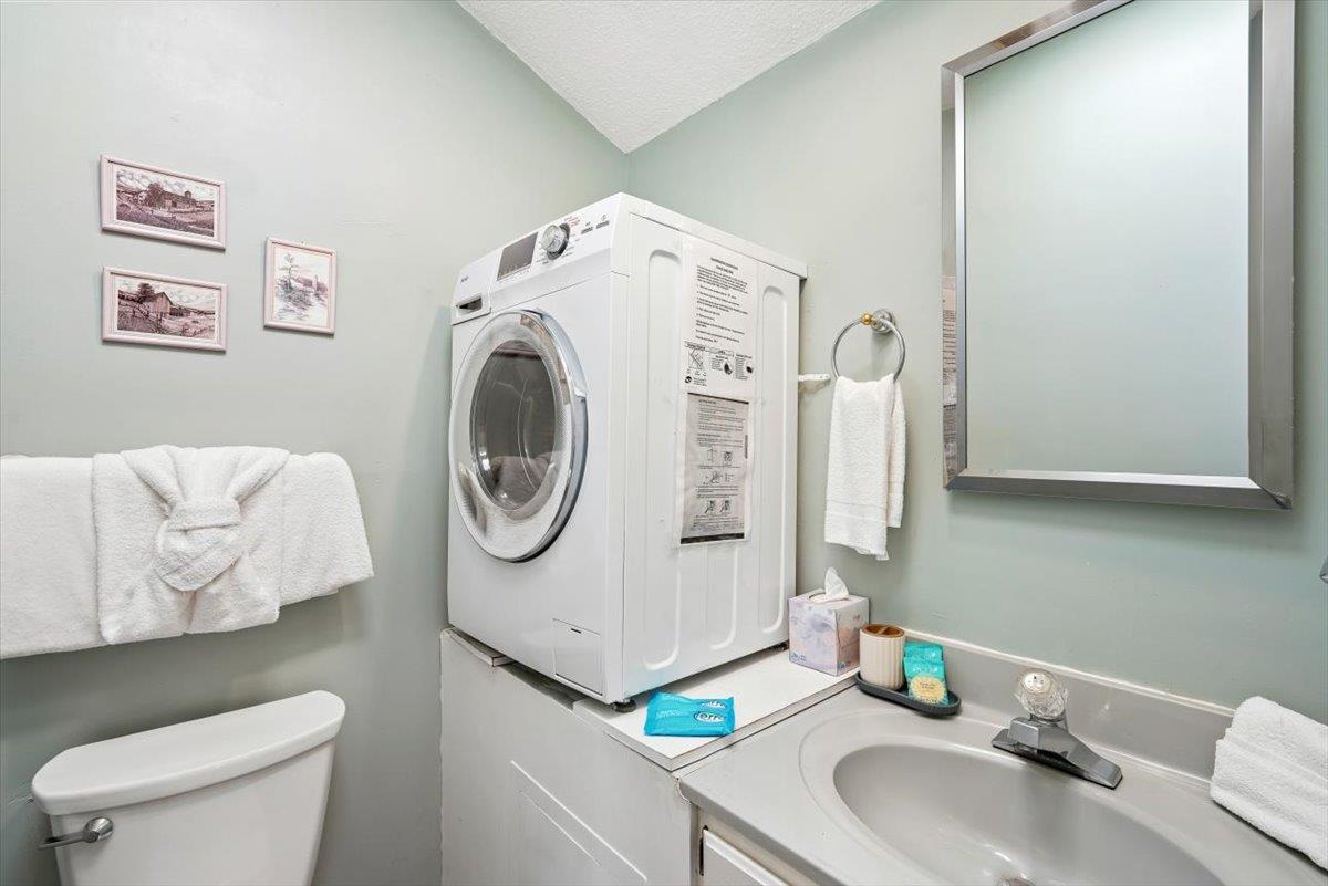 18Powder Room_Laundry