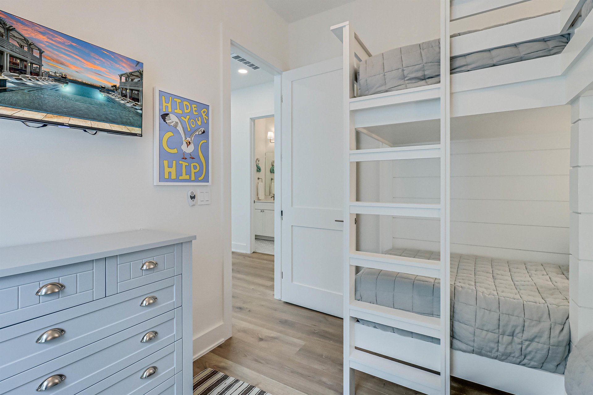 2nd Floor, Bunk Bedroom