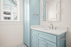 Second King Bathroom, 2nd Floor