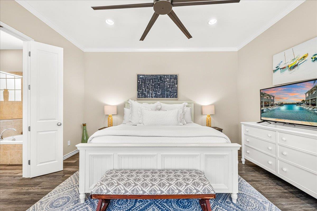 Primary King Bedroom, 1st Floor