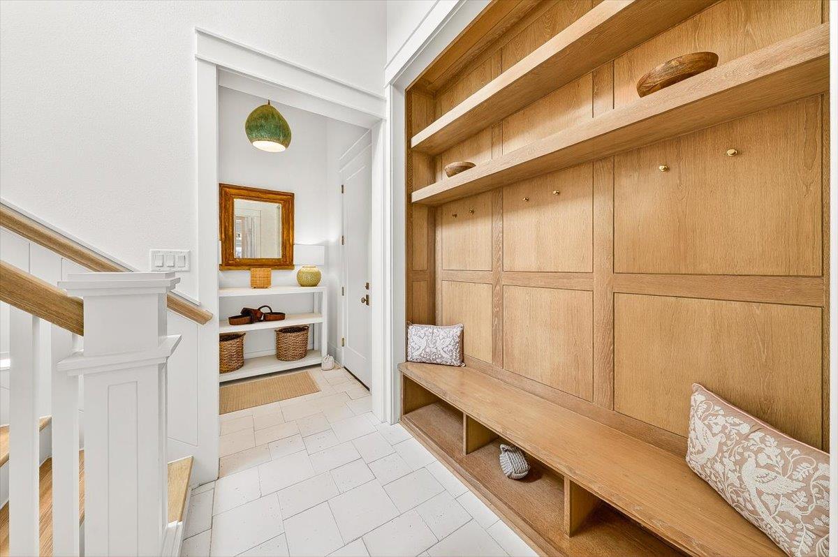 Storage Nook, 1st Floor