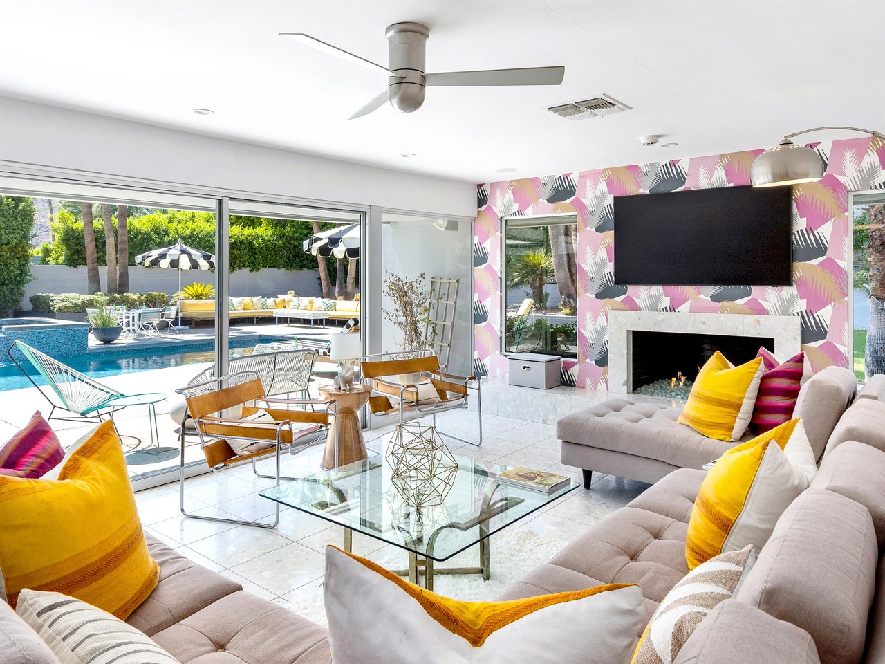 Beautiful views of the backyard