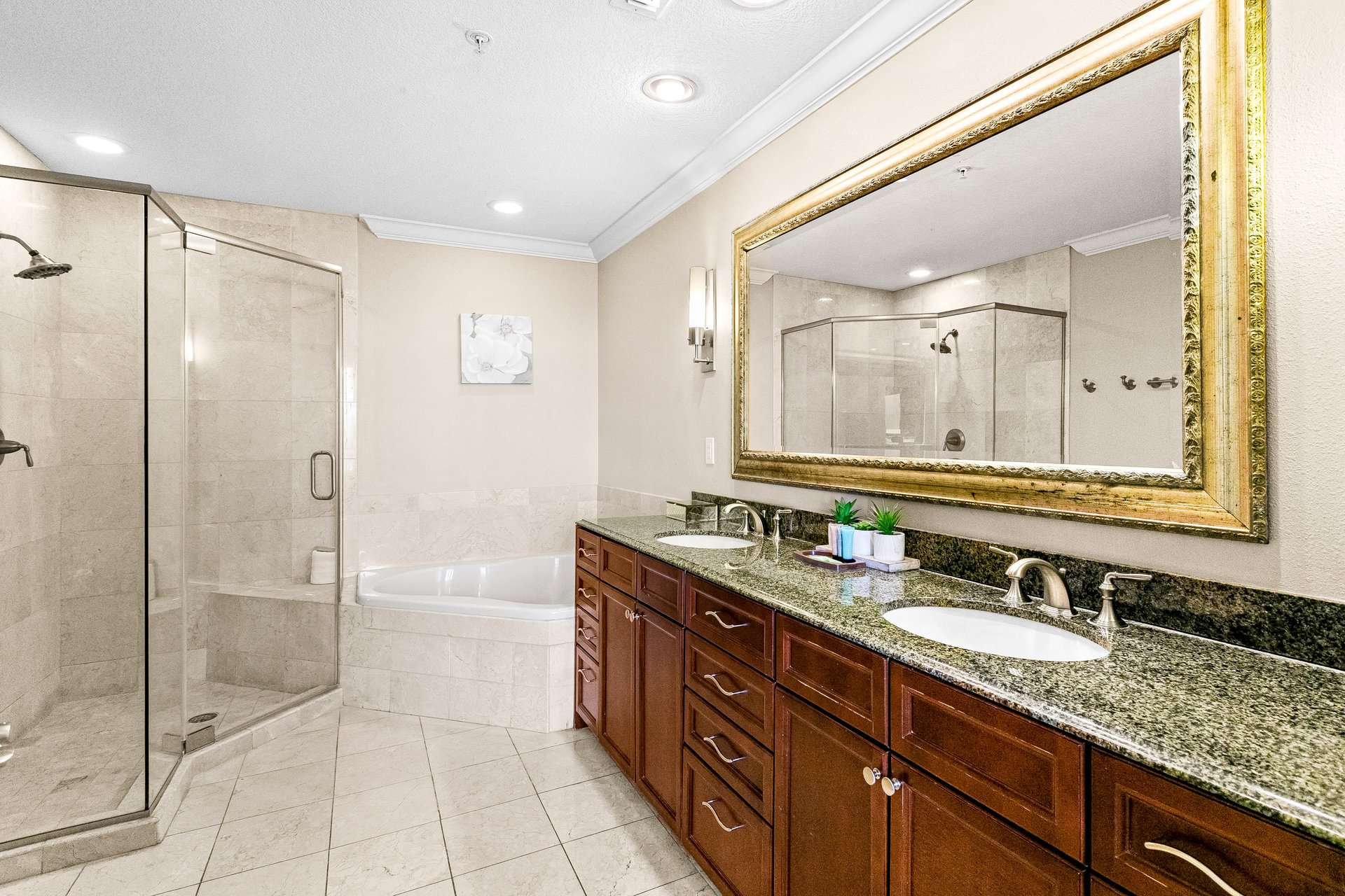 Emerald Grande 927 23