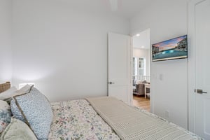 King Bedroom, 2nd Floor