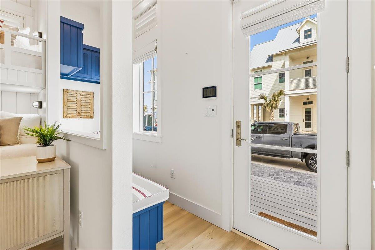 Foyer Nook, 1st Floor