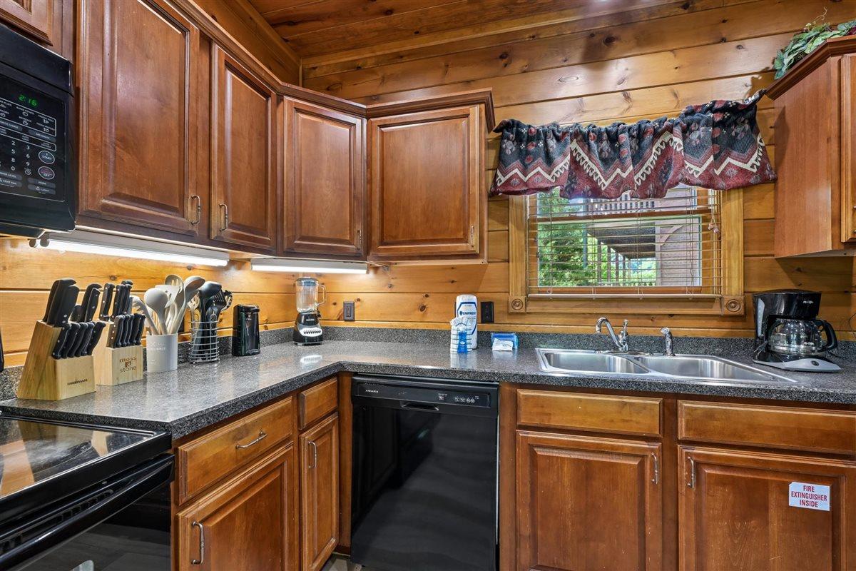 13Kitchen