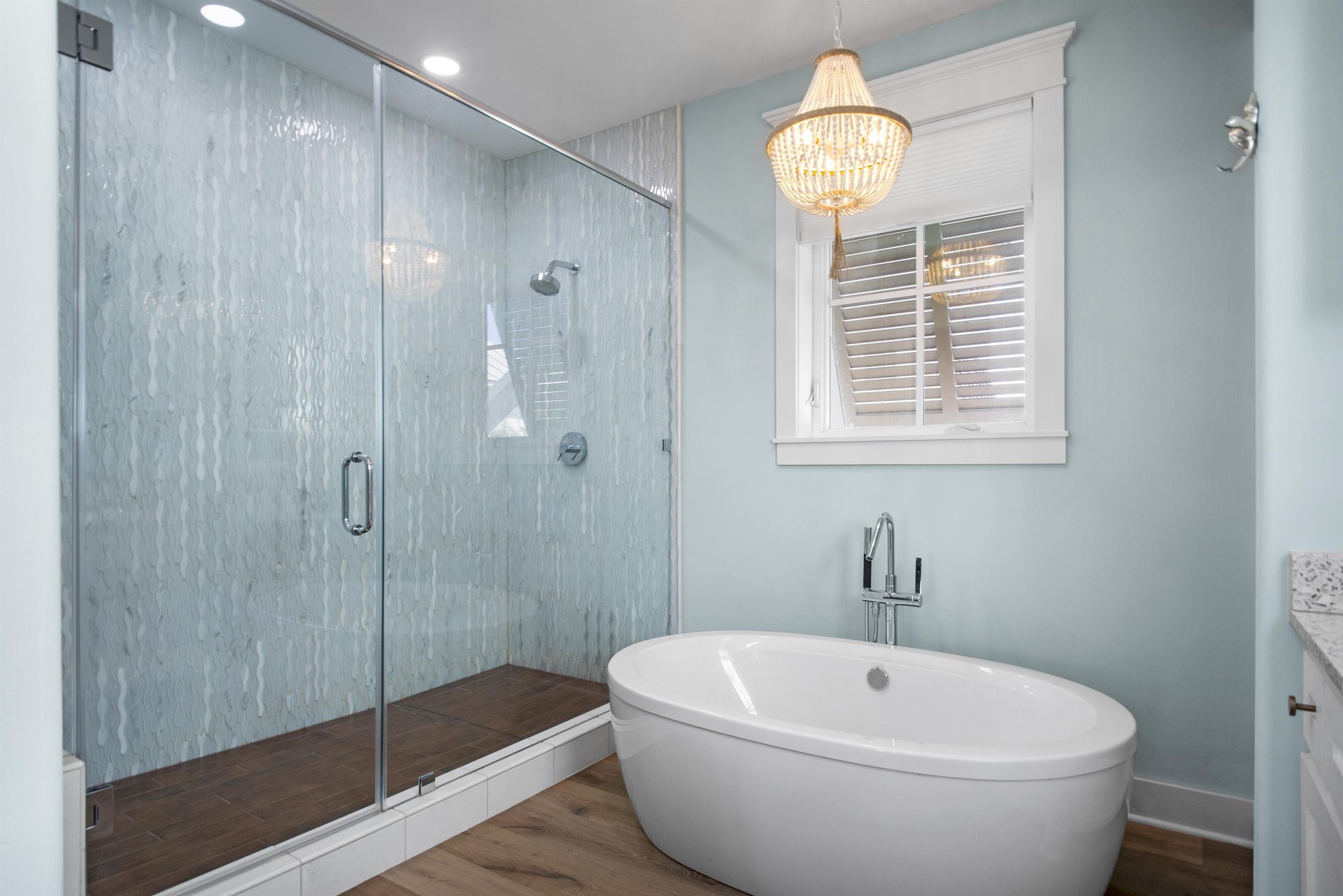 Second King Bathroom, 2nd Floor