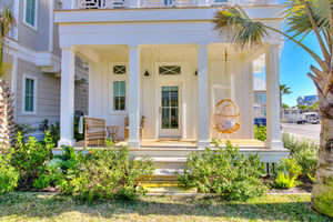 1st Floor, Front Porch