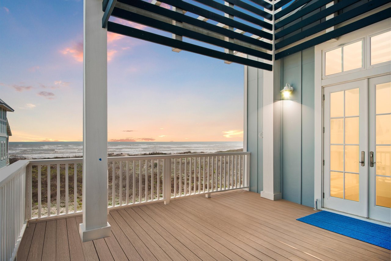 Gulf View Balcony Lounge, Evening View, 3rd Floor