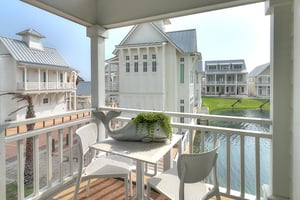 2nd Floor Bunk Room Balcony with a View