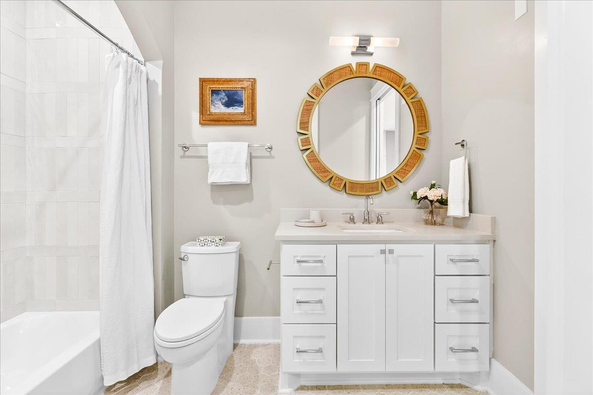 1st Floor, Shared Bathroom