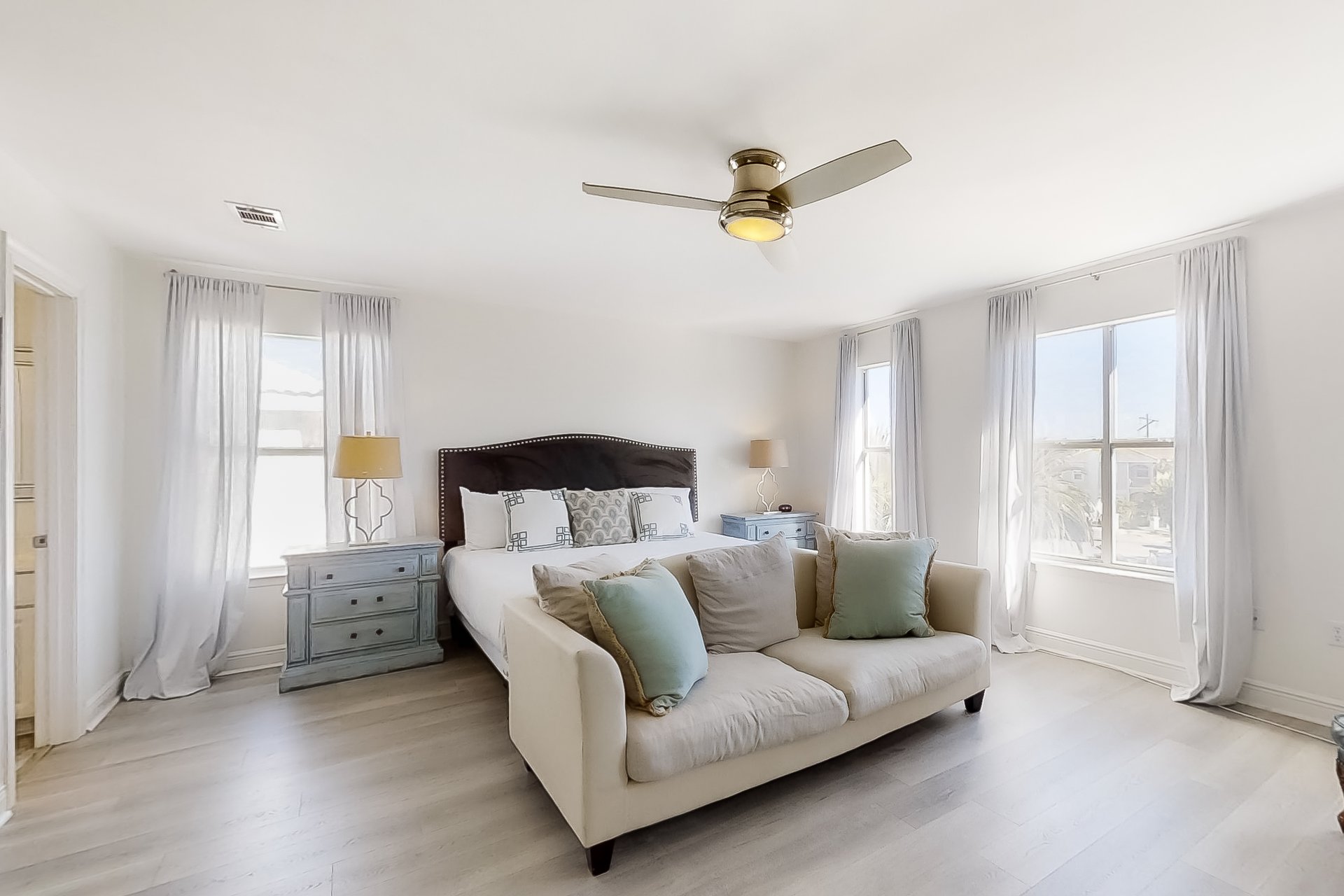 Terra Cotta Happy Ours 19