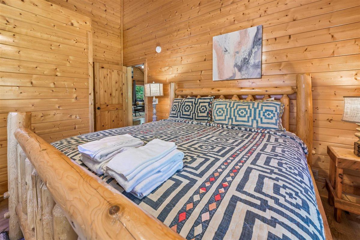 099Bedroom