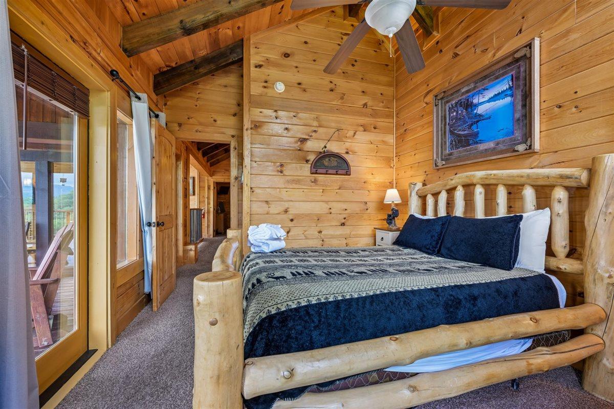 064Bedroom