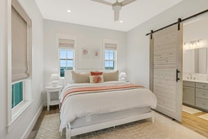 King Bedroom, 1st Floor