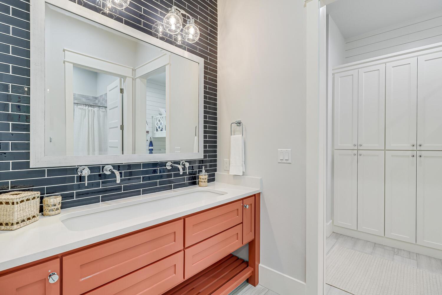 1st Floor Shared Bathroom