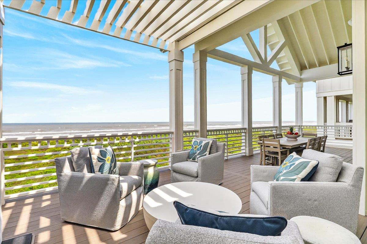 3rd Floor, Balcony