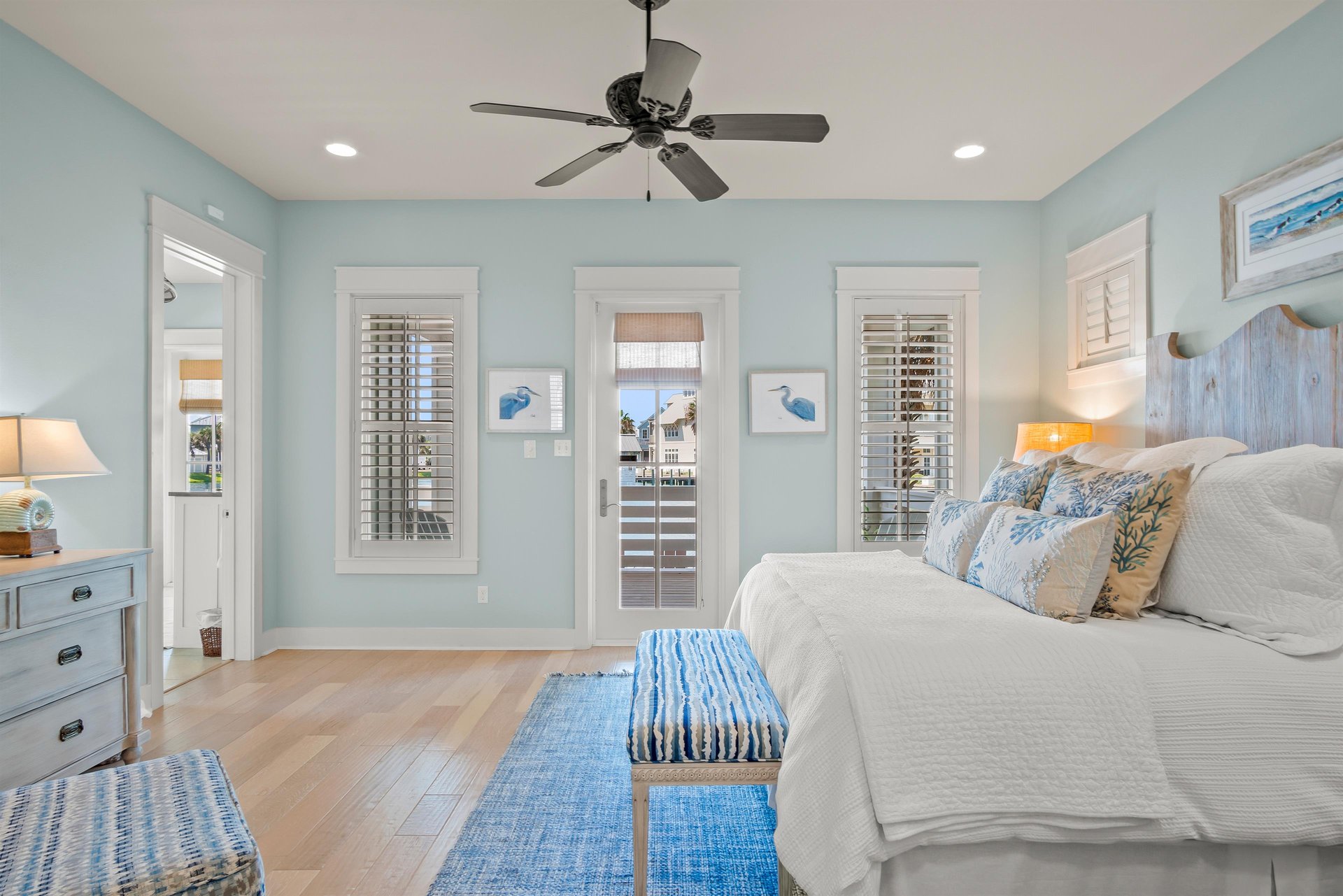 King Bedroom, 1st Floor