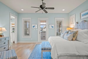 King Bedroom, 1st Floor