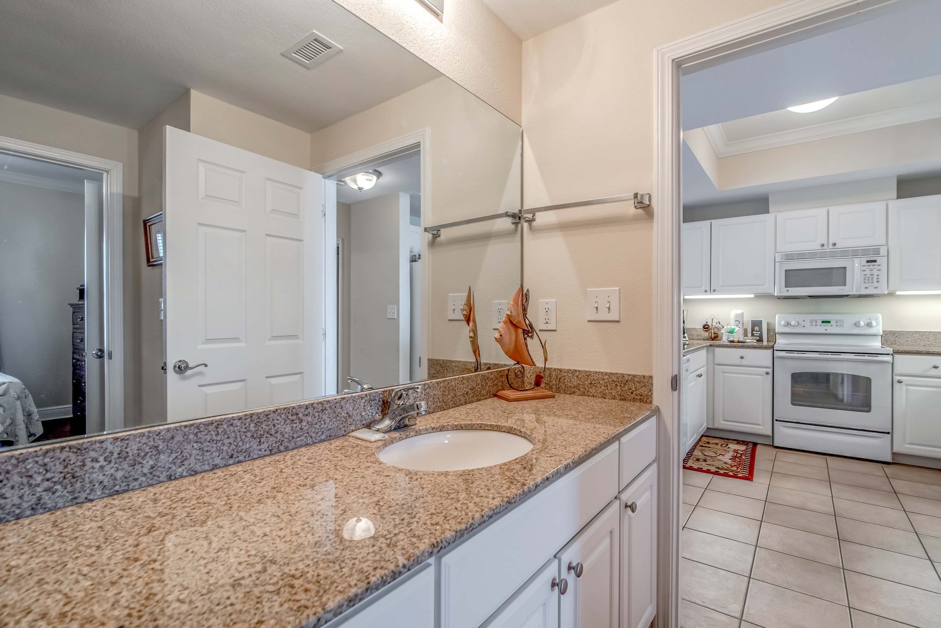 Crystal Tower 702 21