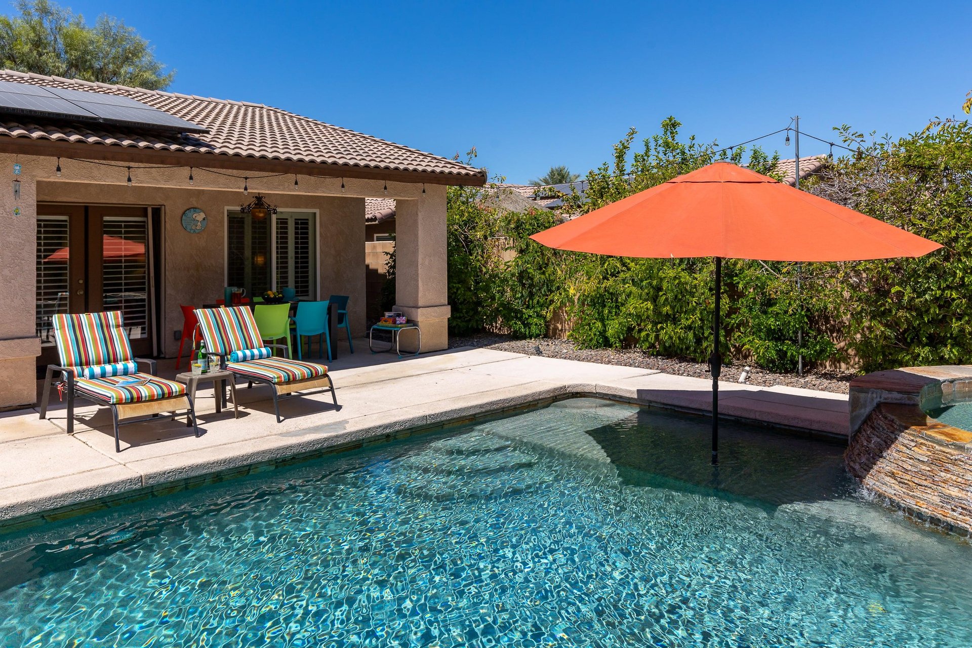 Pool tanning deck