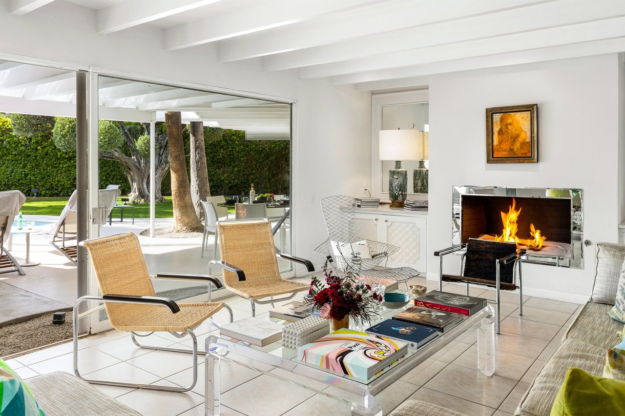 Walls of glass that let natural light pour through