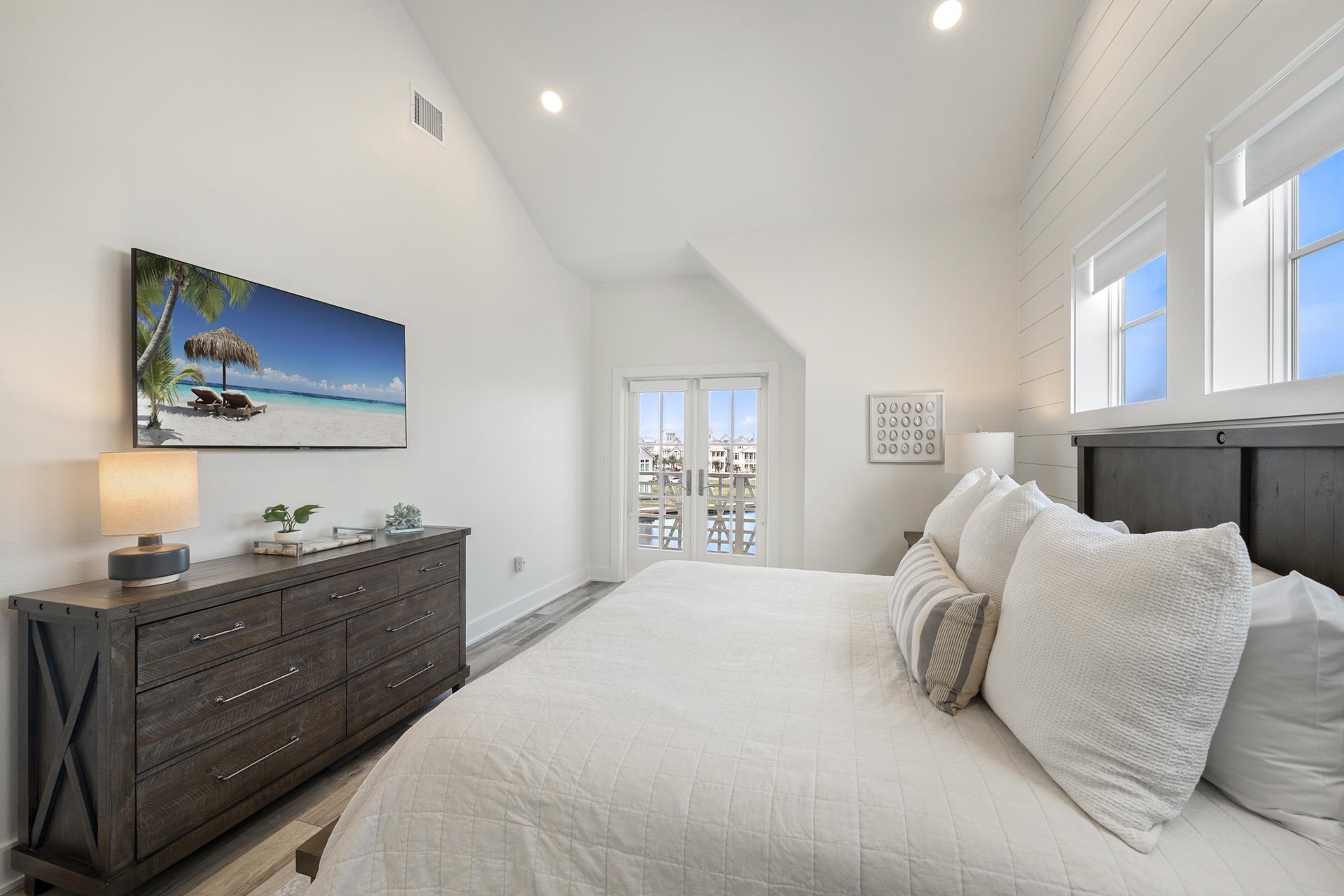 1st King Suite, 3rd Floor