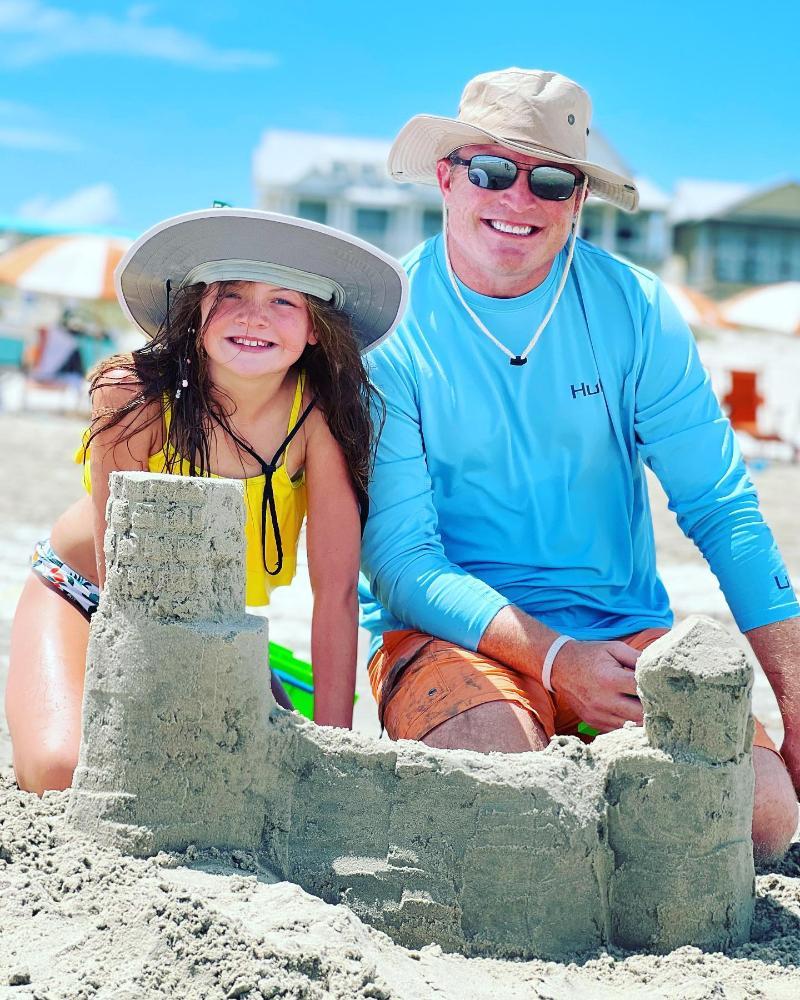 2fde9a7148f54a16832c476a23ee66c2large_sand castle