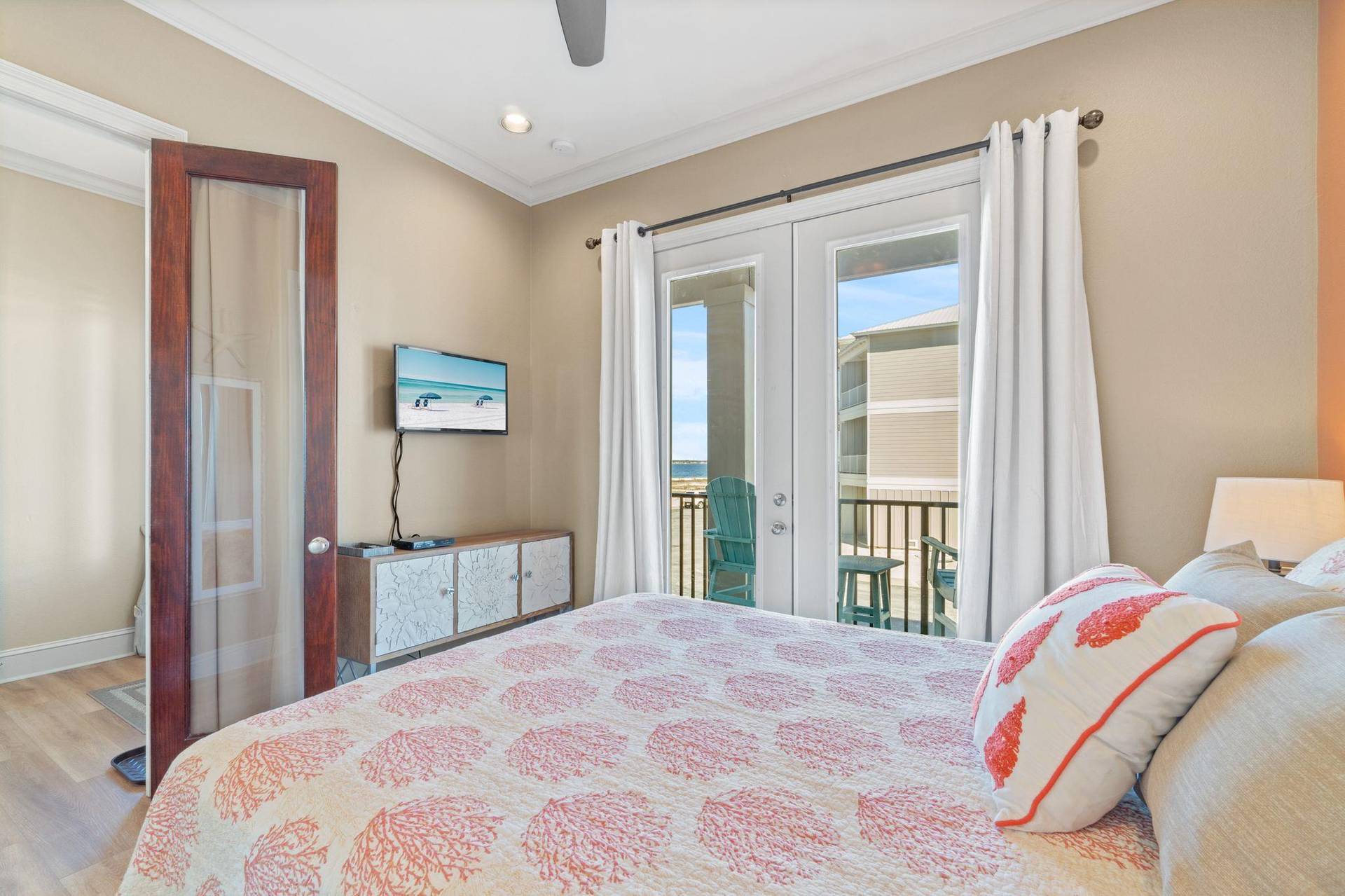 Guest Bedroom 1 Queen