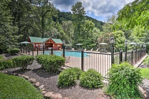 Smoky Cove Resort Pool