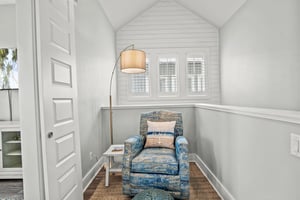 2nd Floor, Landing