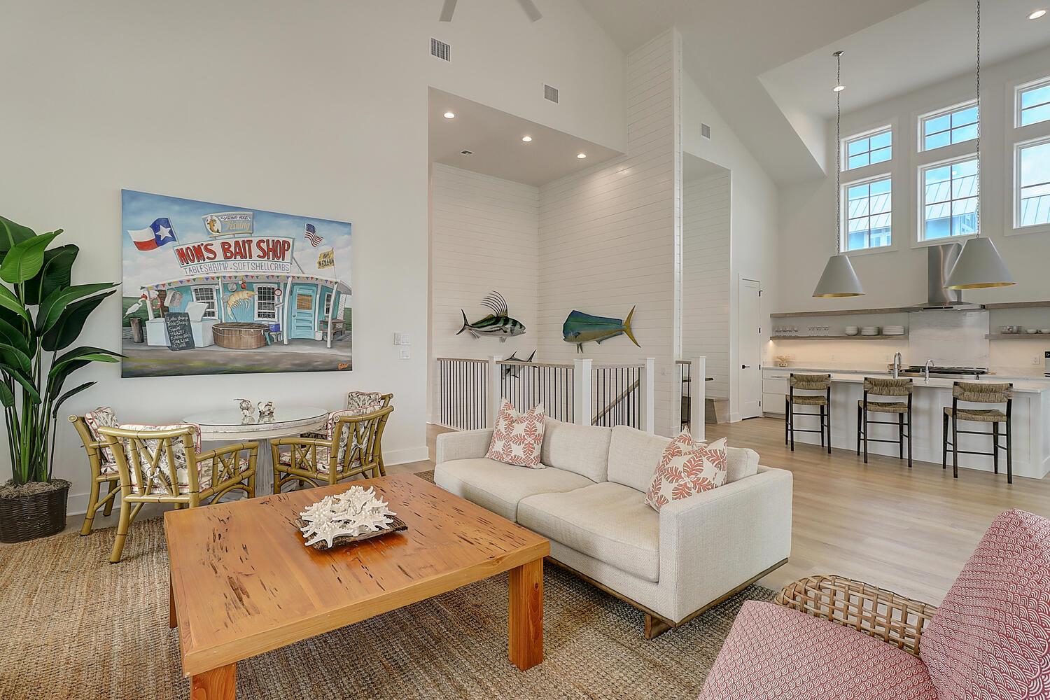 2nd Floor, Living Area