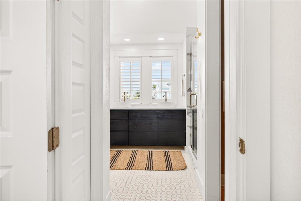 2nd Floor, Primary King Bathroom