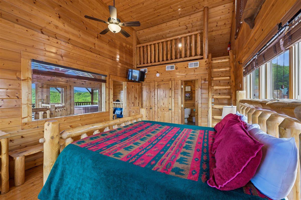 32Primary Bedroom