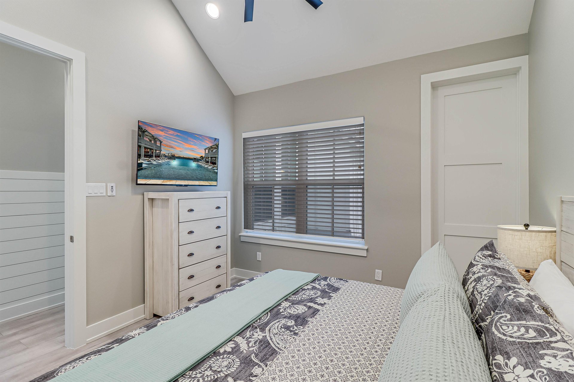 Second King Bedroom, 2nd Floor