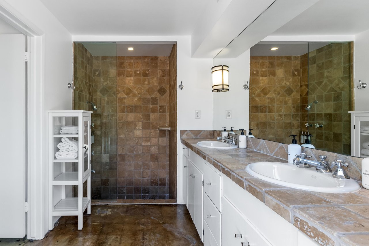 Guest shower