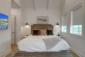 Primary King Bedroom, 2nd Floor