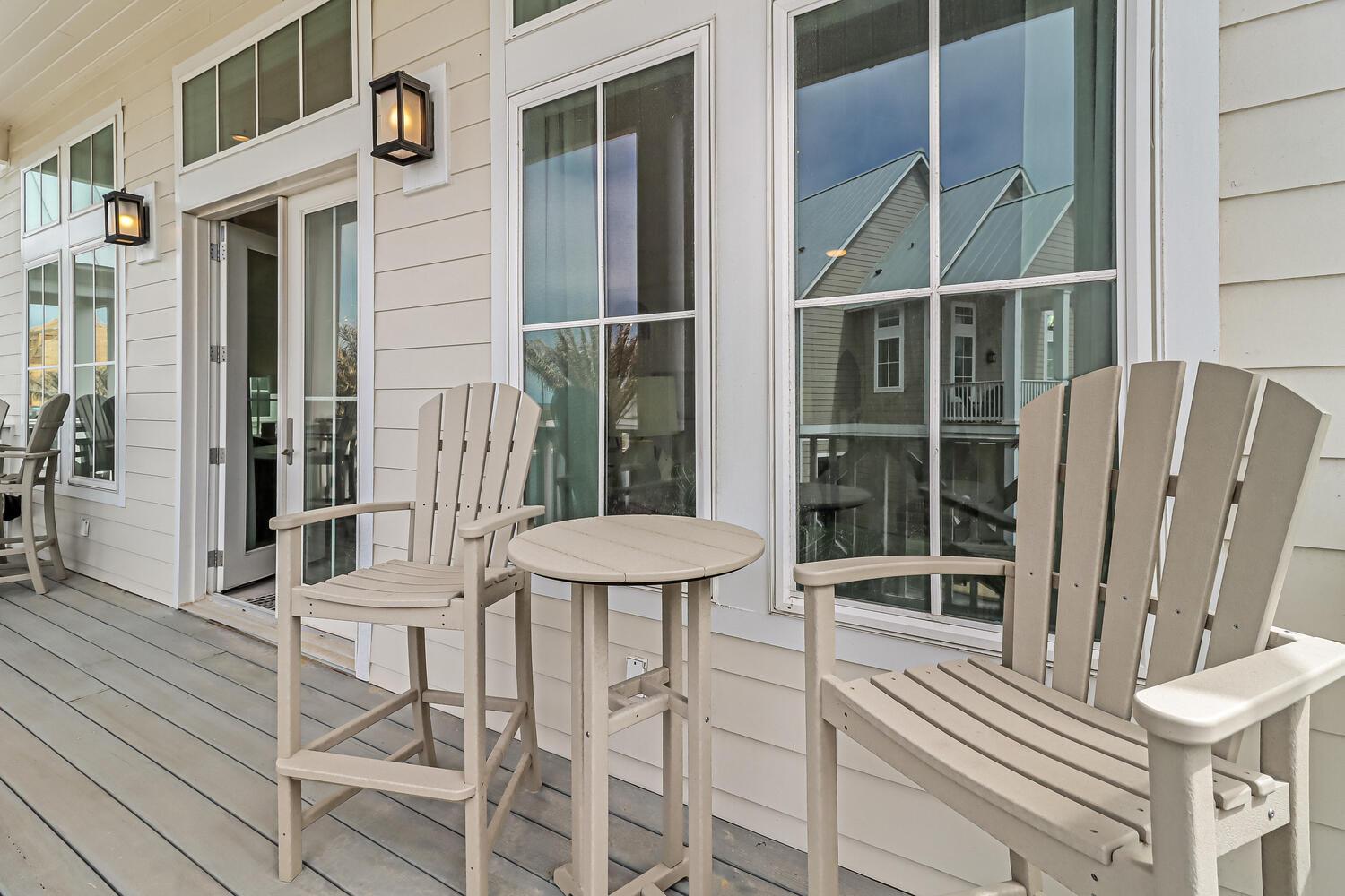2nd Floor Living Room Balcony with Views of Leisure Lake
