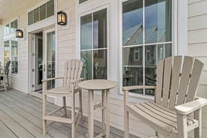 2nd Floor Living Room Balcony with Views of Leisure Lake