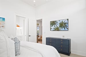 King Bedroom, 1st Floor