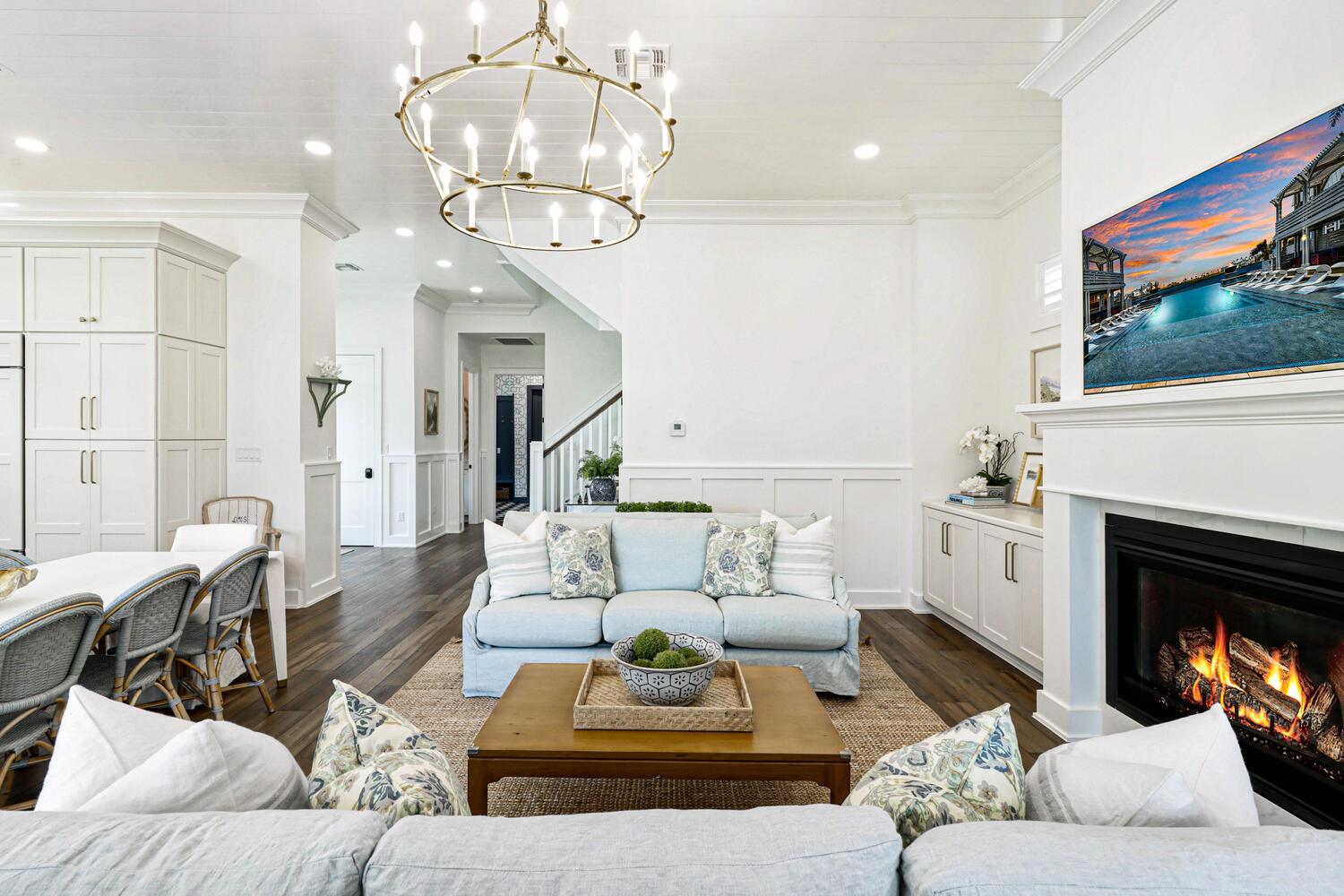 Living Area, 1st Floor