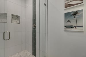 Second King Bathroom,1st Floor